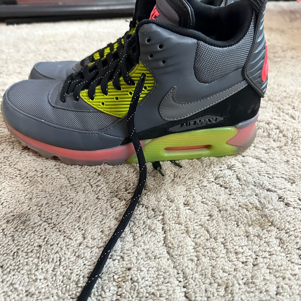 Nike Gray and Black Boots with Padded Tongue